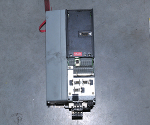 Falownik Danfoss VLT 131B0051 8.8 kVA